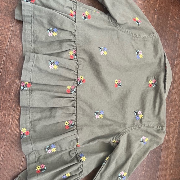 EUC barely worn Gap jacket! Embroidered green khaki jacket. Size 3T - Picture 4 of 4